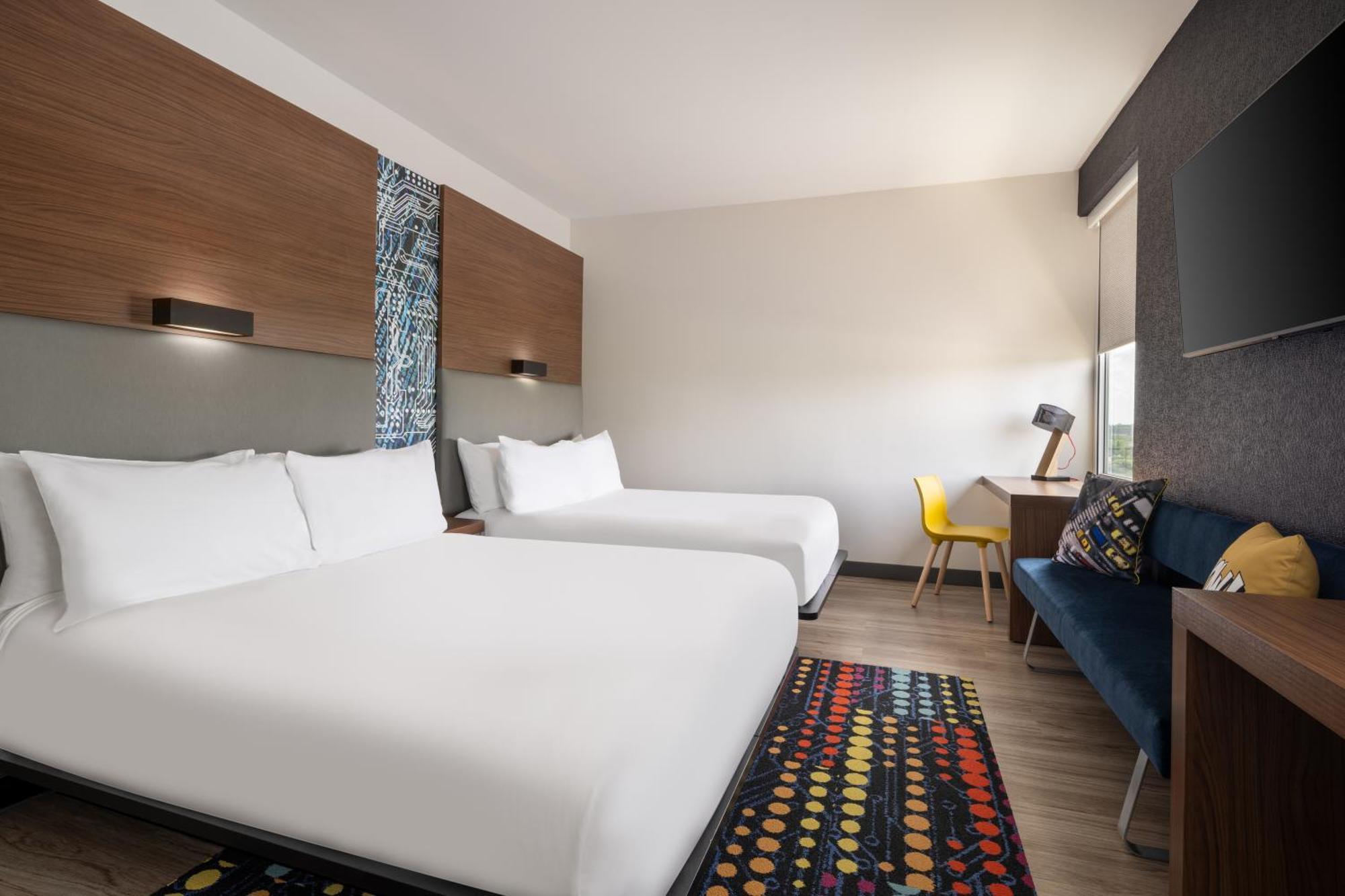 Aloft Hotel 3*